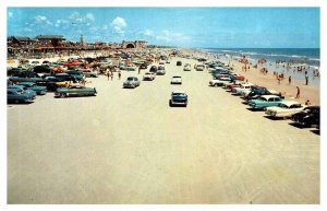 Postcard BEACH SCENE Daytona Beach Florida FL AR1362