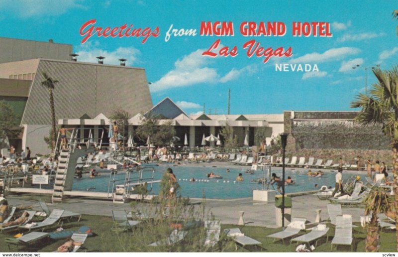 LAS VEGAS , Nevada , 50-60s ; MGM GRAND Casino Swimming pool