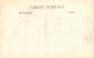Vintage Postcard 1910's Le Conflit Europeen Les Camelots Attendant Paris France