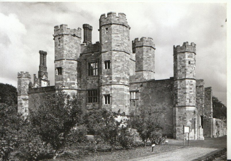 Hampshire Postcard - Titchfield Abbey - South Front - TZ5006