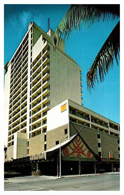 Postcard HOTEL SCENE Honolulu - Waikiki Hawaii HI AS7976