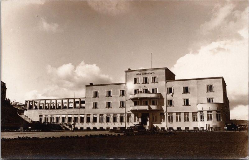 Dom Zdrojowy Poland c1933 RPPC Postcard D70