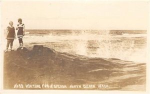 RPPC Waiting For A Splash NORTH BEACH, WA Bathers 1923 Vintage Postcard