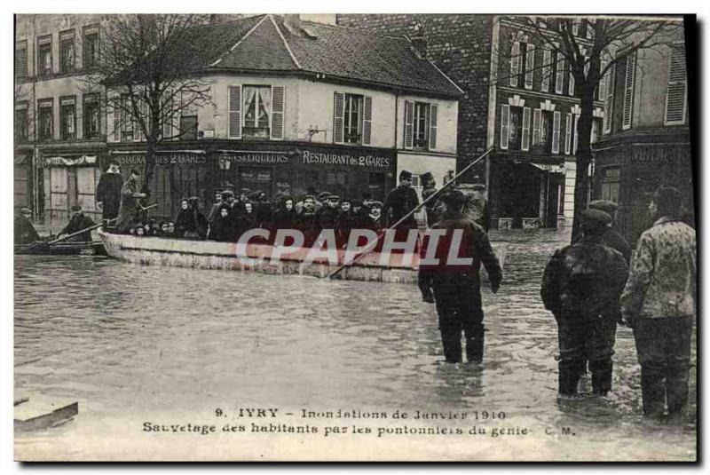 Old Postcard Army Ivry Floods of January 1910 Rescue of inhabitants by pontoo...