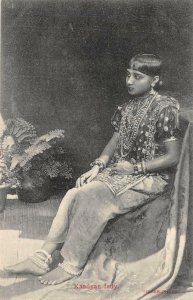 KANDYAN LADY CEYLON ASIA POSTCARD (c. 1910)