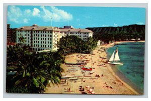 Vintage 1960's Postcard The Moana Hotel Beachgoers Waikiki Honolulu Hawaii