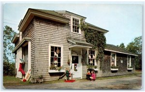 CHRISTMAS COVE, ME~ Roadside SANTA CLAUS SHOP c1950s Lincoln County Postcard