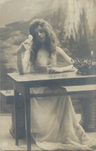 Charming nostalgic long hair lovely beauty lady portrait 1905 postcard Hungary