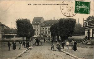 CPA MOUY - La Place de l'Hotel-de-Ville et la Tannerie (259526)