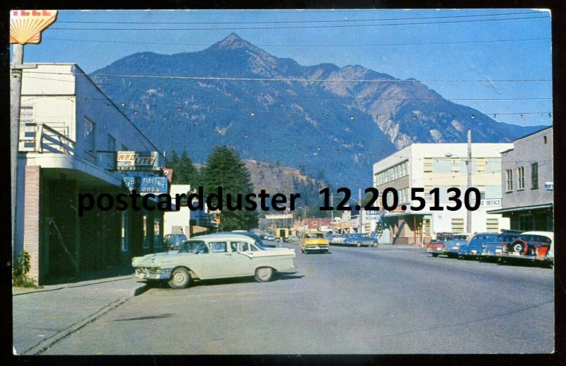 h4127 - HOPE BC Postcard 1930s Wallace Street. Classic Cars. Stores