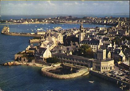 POSTAL 61215: Roscoff (Finistere)