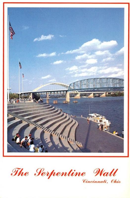 Ohio Cincinnati The Serpentine Wall Along Riverfront