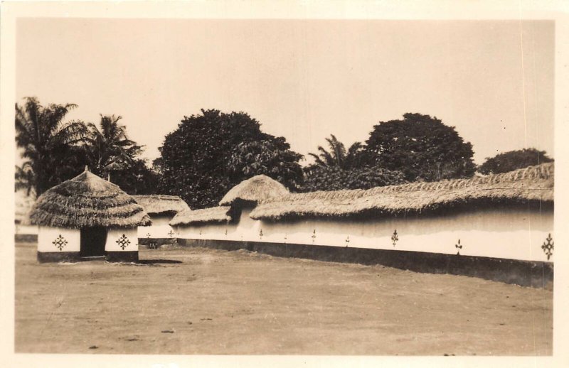 uk41989 temple du gou dans la cour du roi ghezo musee d abomey dahomey