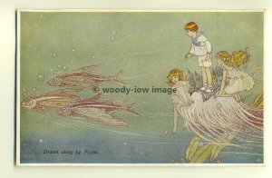 su1283 - Ida Outhwaite - Drawn Along By Fishes - postcard