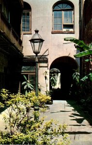 Louisiana New Orleans Picturesque Patio In French Quarter 1962