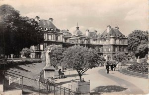 Lot301 le jardin du luxembourg et le senat  paris france