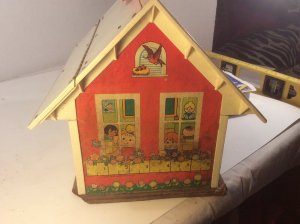 VINTAGE TOY 1971 FISHER PRICE SCHOOL HOUSE