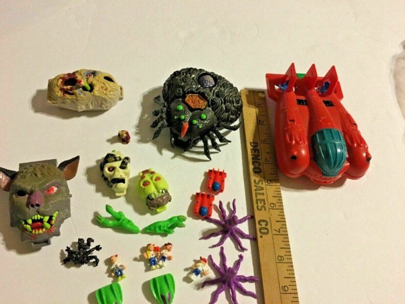 Vintage Mighty Max Bluebird & Hot Wheels Reef Raiders Lot Figures  SKU 080-031