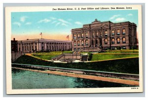 Vintage 1940's Postcard Des Moines River US Post Office & Library Iowa