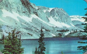 USA Lake Marie and Medicine Bow Mountains Wyoming Vintage Postcard 07.30