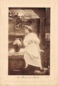 Art Nouveau Lady Reutlinger Water Carrier Vintage Postcard 02.96