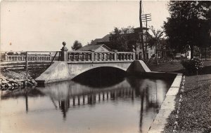 H67/ Eaton Rapids Michigan RPPC Postcard c1910 Bridge Scene  109