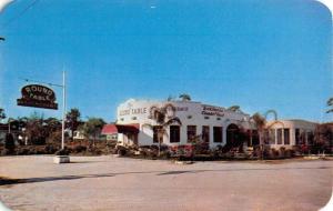 St Petersburg Florida Round Table Street View Vintage Postcard K52578