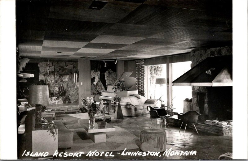 RPPC Interior, Island Resort Motel Livingston MT Vintage Postcard V44