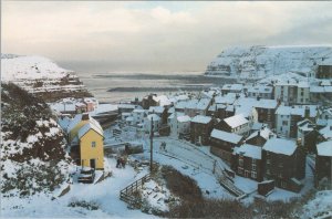 Yorkshire Postcard - Staithes Village in Snow, Christmas 1995, Unused  RR22265