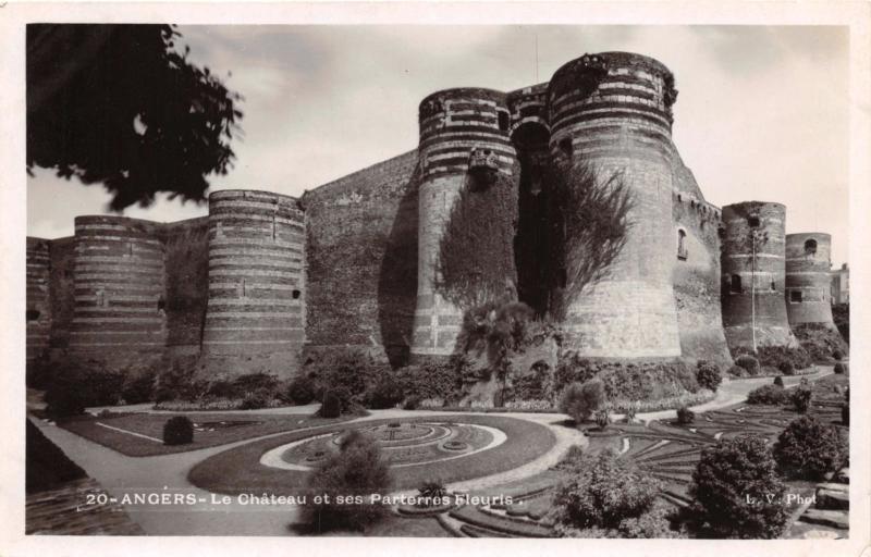 ANGERS FRANCE Le Château et ses PARTERRES FLEURIS~L V REAL PHOTO POSTCARD