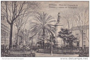 Spain Sevilla Plaza del Duque de la Victoria estatue de Velazquez