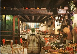 Italy Venice Restaurant - Trattoria do Fornni - map and interior view