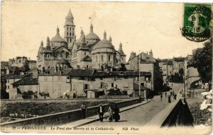 CPA PÉRIGUEUX-Le Pont des Barris et la Cathédrale (233008)