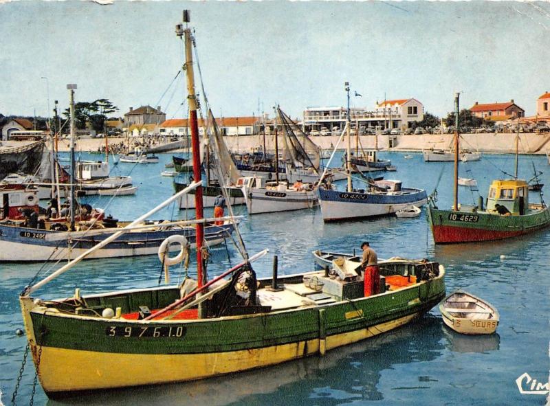 BR7294 Ile d oleron la Cotiniere le port ship bateaux  france