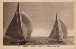 CPA Deauville 2 Yachts en pleine Mer (1233329)