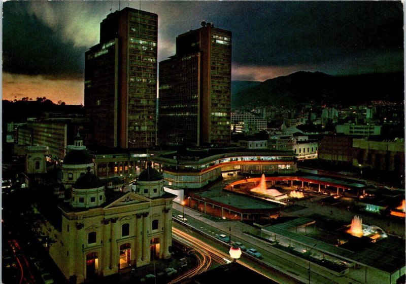 VINTAGE CONTINENTAL SIZE POSTCARD STREET SCENE AT NIGHT CARACAS VENEZUELA 1972