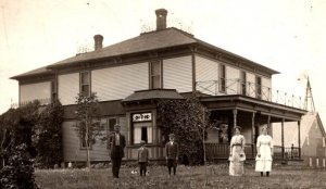 RPPC Real Photo Postcard - OsnaBrock - North Dakota - Family Photo - 1915