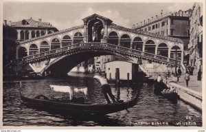 RP; VENEZIA, Veneto, Italy, 1920-1940s; Ponte Di Rialto, Gondolas