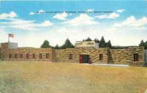 Black Hills Reptile Garden Rapid City South Dakota Kropp Linen Postcard 20-9864