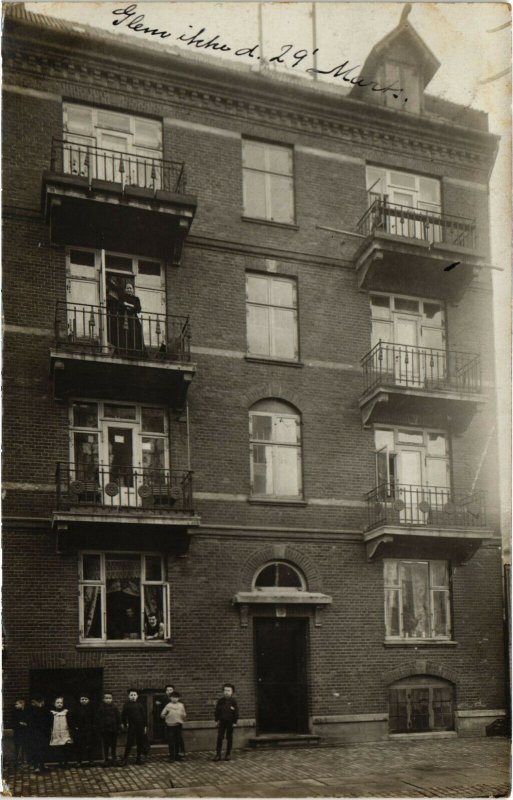 PC CPA DENMARK, STREET SCENE, TENEMENT HOUSE, REAL PHOTO Postcard (b21310)