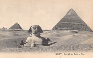C046 Egypt  Pyramids and Sphinx  of Gyza vintage postcard