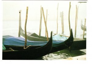 Manou Seba Hessou 1978, Boats, Amsterdam