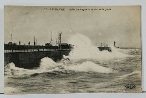 LE HAVRE PORT Effet de vague a la nouvelle jette Large Waves Postcard K20