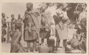 RP: SOUTH AFRICA , 1900-10s ; Mhshona women Trading okra