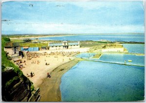 VINTAGE CONTINENTAL SIZE POSTCARD THE BATHING STATION AT ST. ANDREWS SCOTLAND