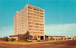 WICHITA, KS Kansas  NEW SEDGWICK COUNTY COURT HOUSE  Courthouse  1966 Postcard