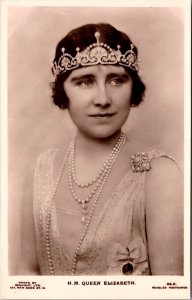 RPPC  Queen Elizabeth the Queen Mother Vintage Postcard Z14