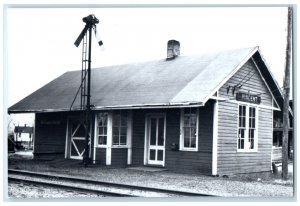 c1960 Vincent Iowa IA Railroad Exterior Train Depot Station RPPC Photo Postcard