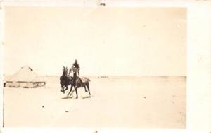 UNITED STATES SOLDIER ? RIDING 2 HORSES WHILE STANDING REAL 