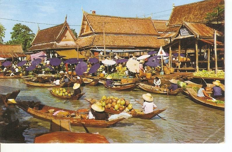 Postal 045715 : Floating Market only can be seen in Thailand